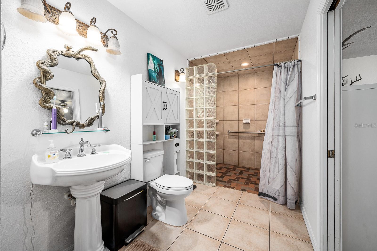 Image 33 of 48 For 11490 109th Place