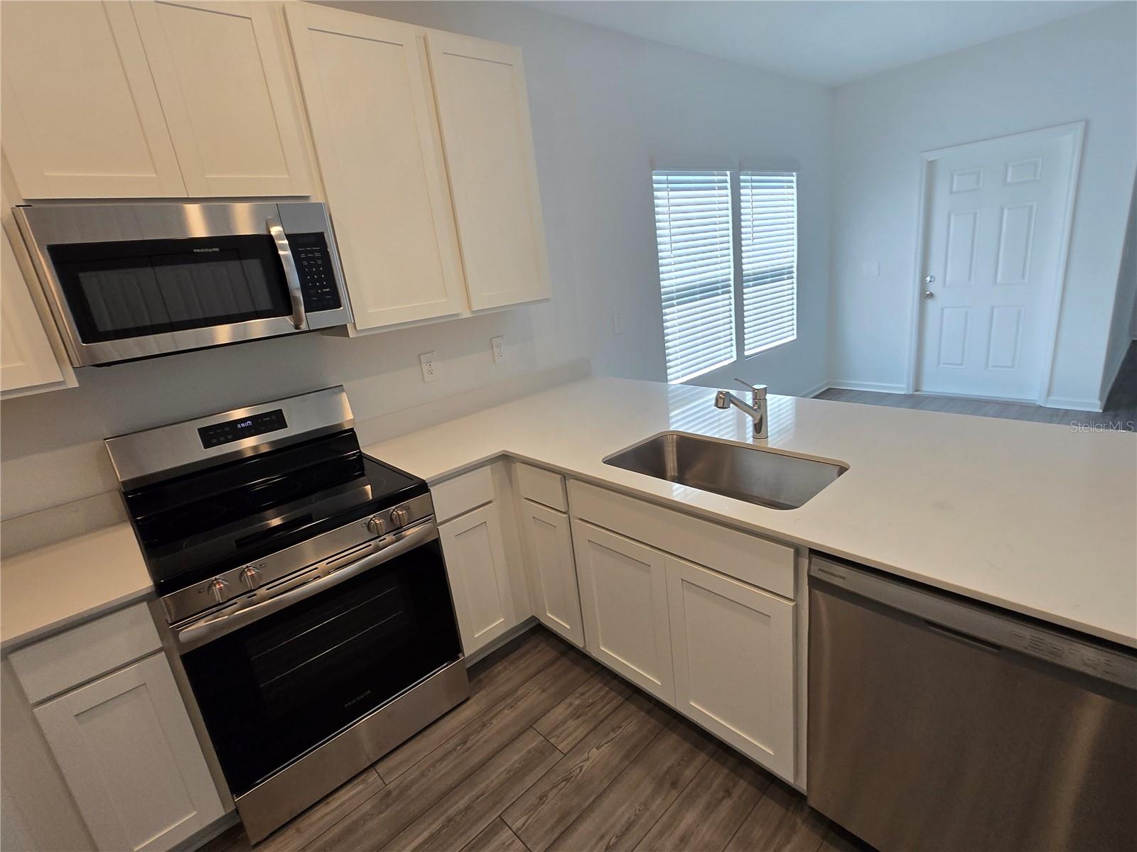 Image 9 of 48 For 16306 145th Drive