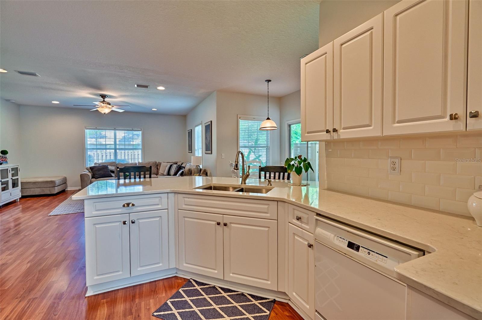 Image 14 of 37 For 6618 83rd Terrace