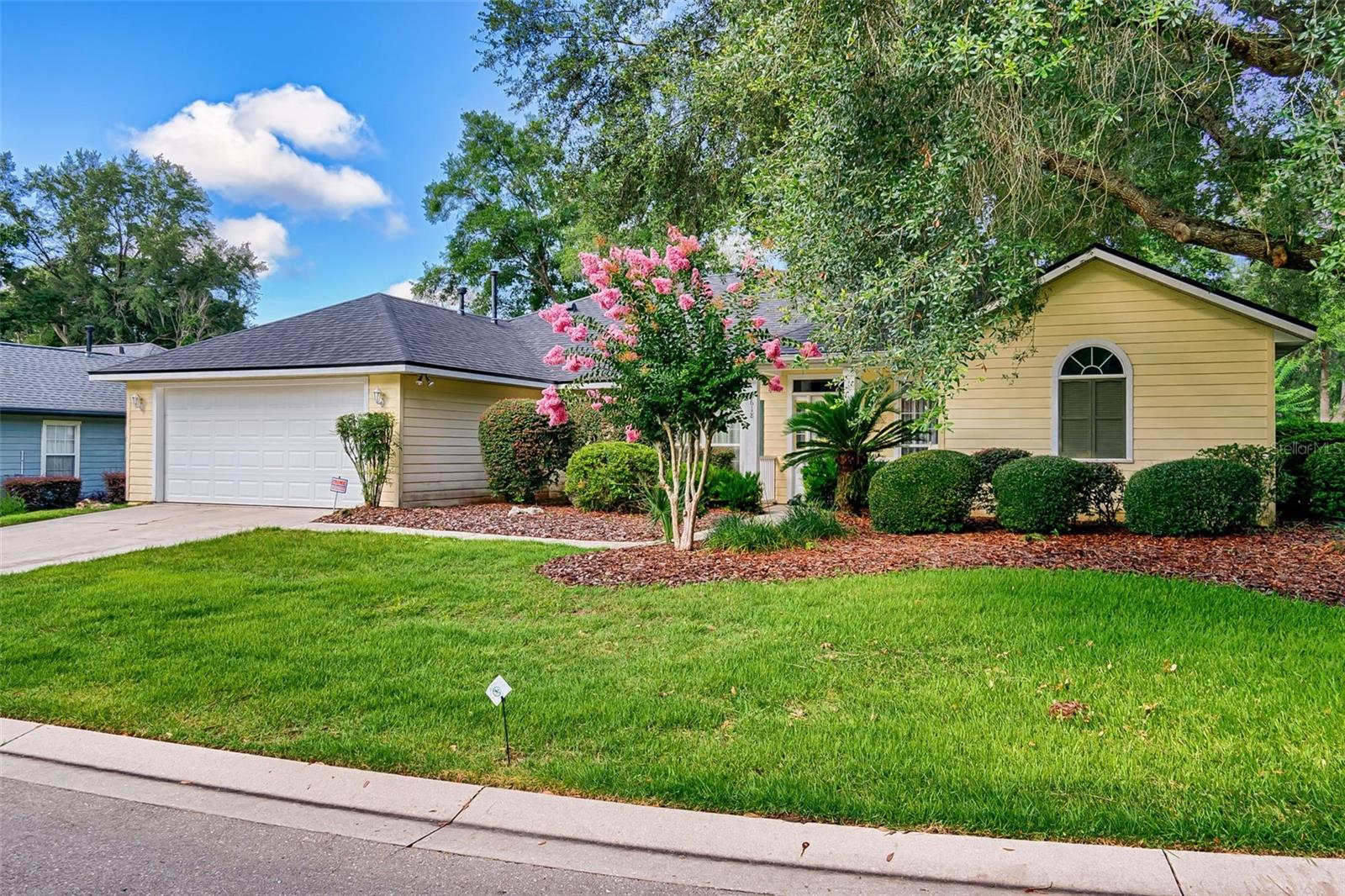 Image 4 of 37 For 6618 83rd Terrace