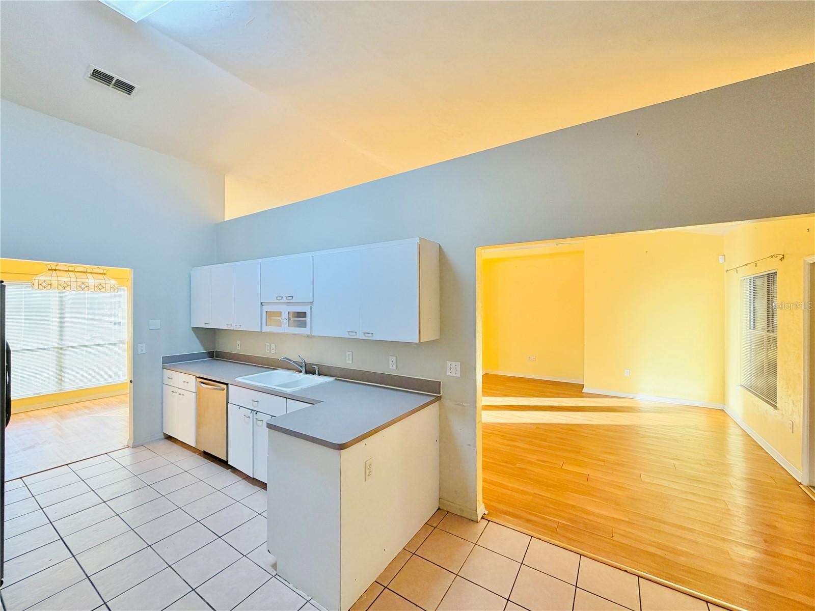 Image 13 of 43 For 4423 36th Street