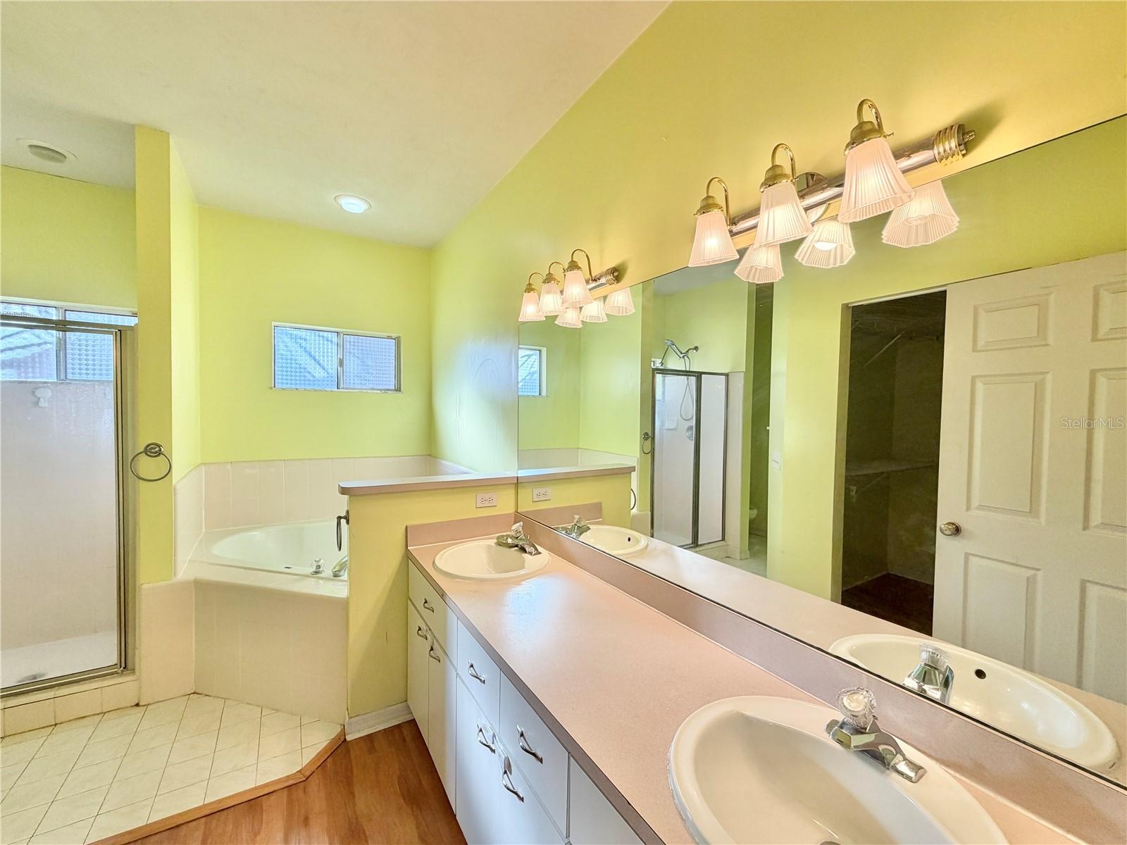 Image 26 of 43 For 4423 36th Street