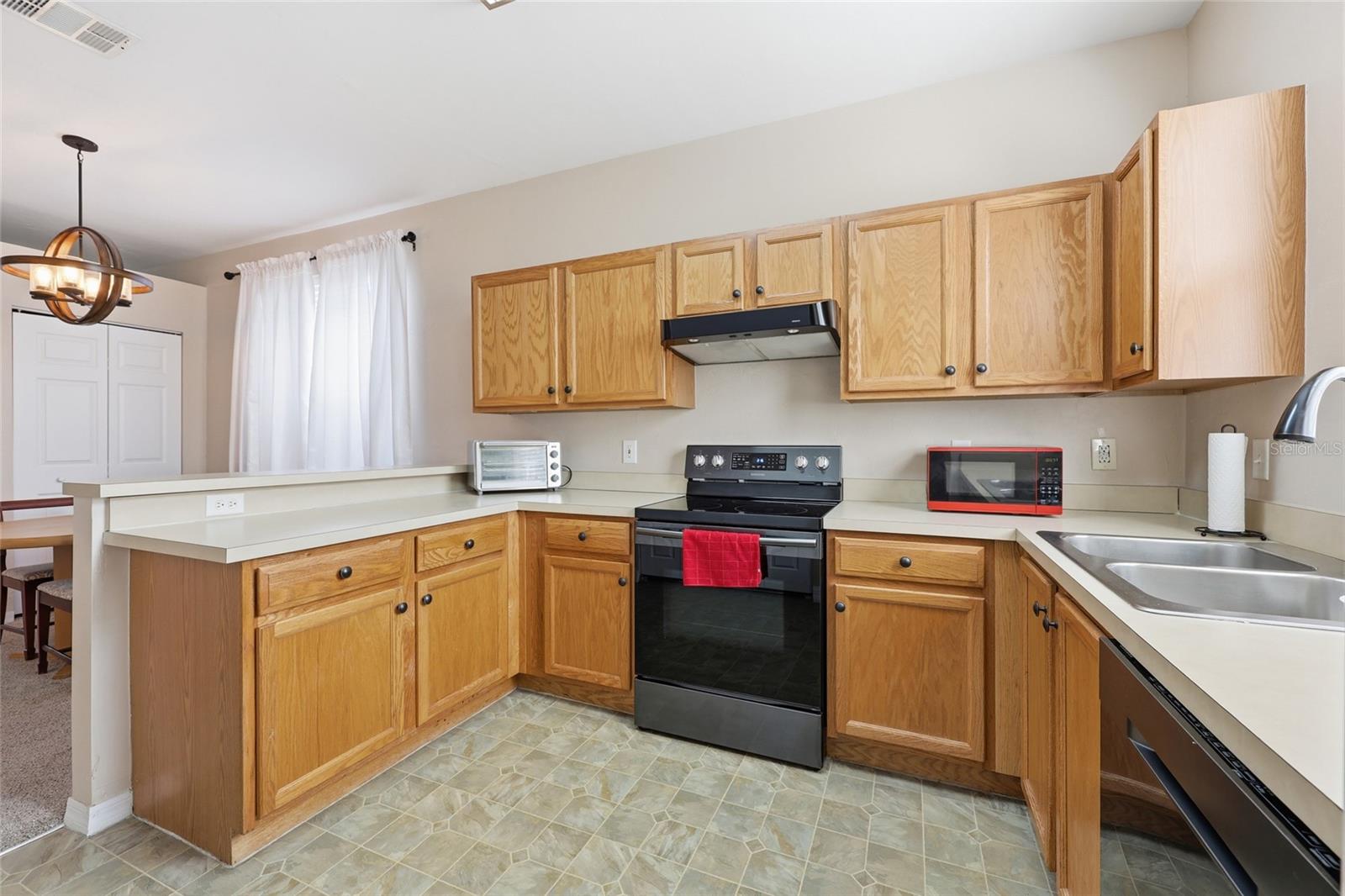 Image 5 of 28 For 3901 20th Avenue 401