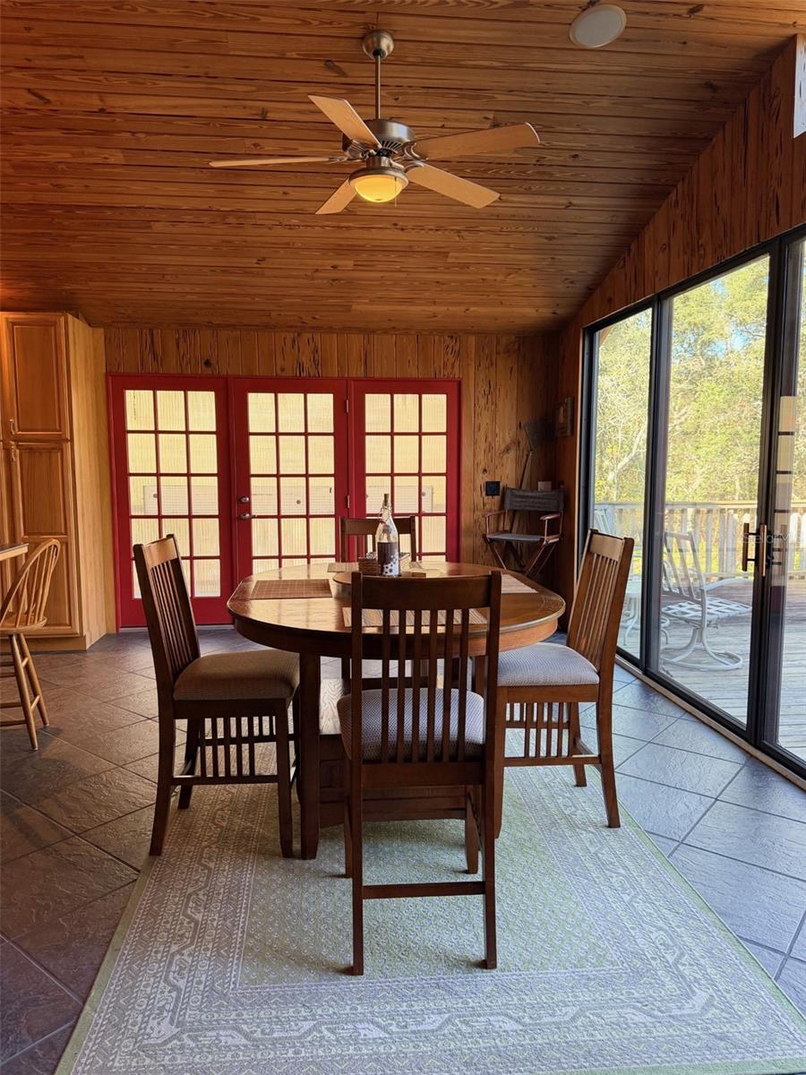 Image 17 of 76 For 127 930 Street