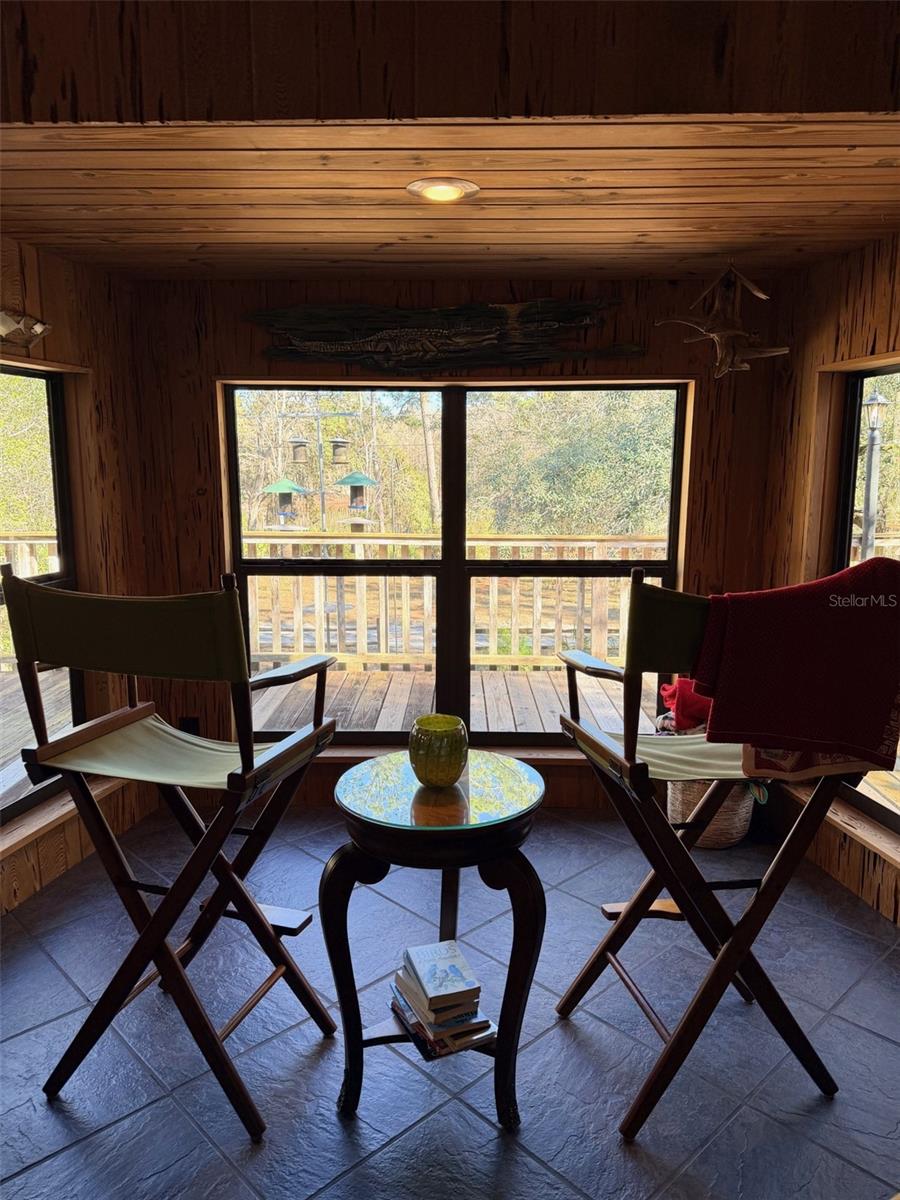 Image 19 of 76 For 127 930 Street