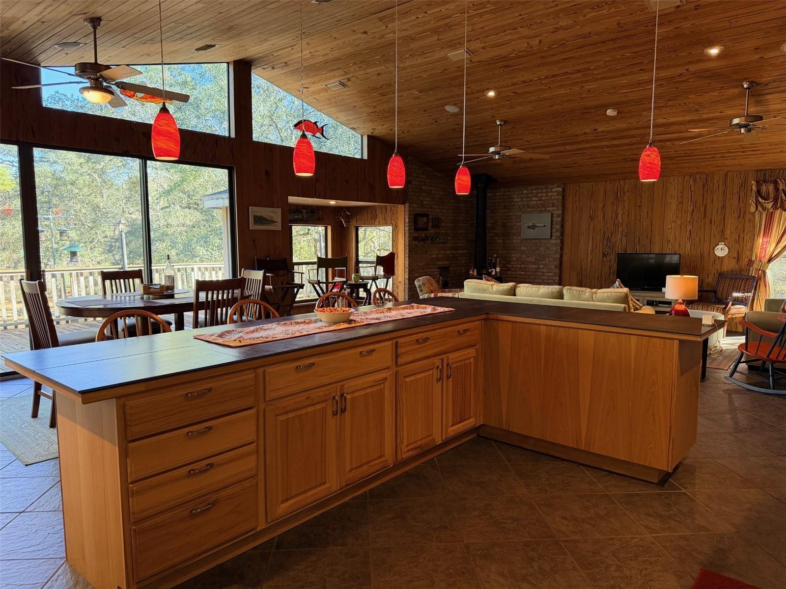 Image 7 of 76 For 127 930 Street