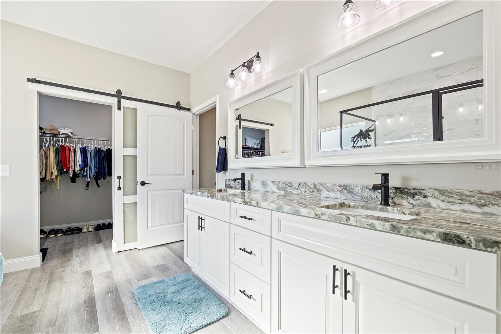 Image 17 of 27 For 15985 72nd Lane