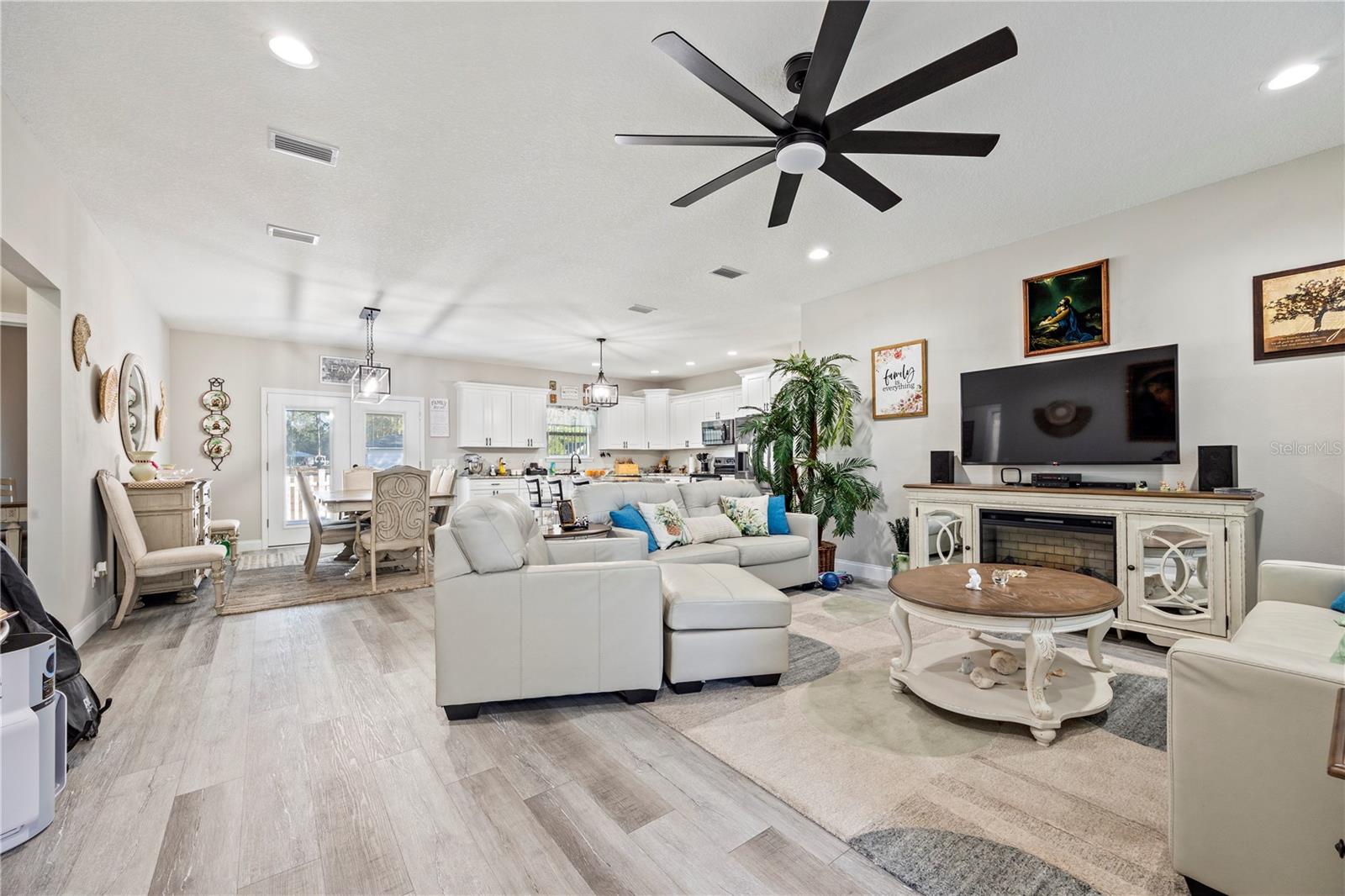 Image 4 of 27 For 15985 72nd Lane