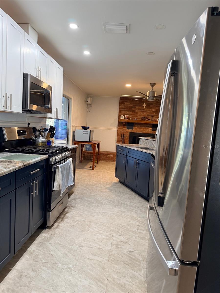 Image 14 of 44 For 12 Palm Drive