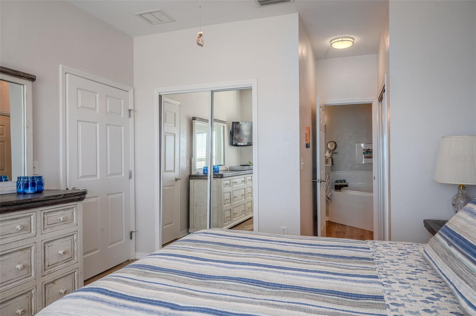 Image 19 of 43 For 502 Main Street 207