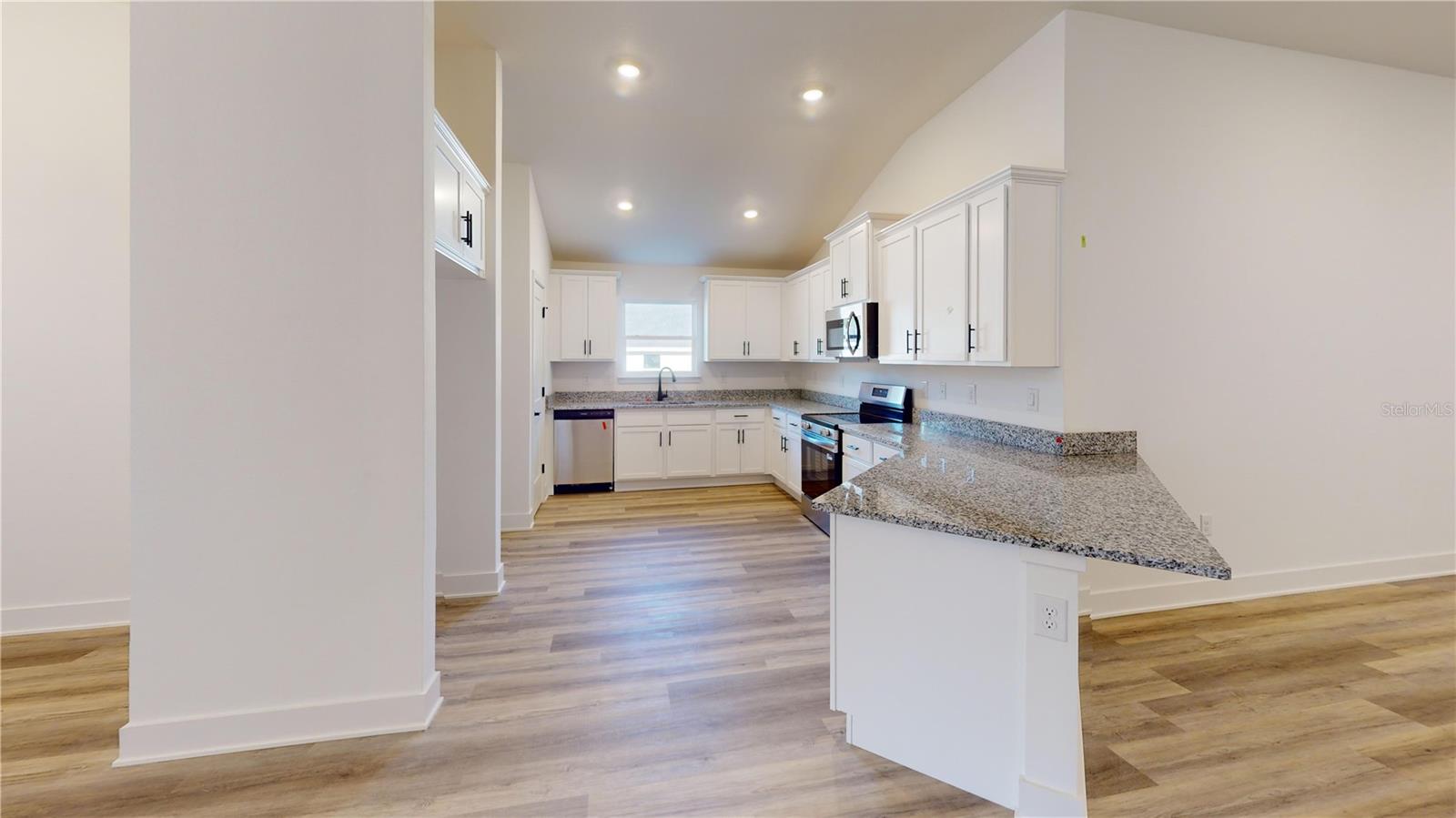 Image 14 of 52 For 16913 176th Way