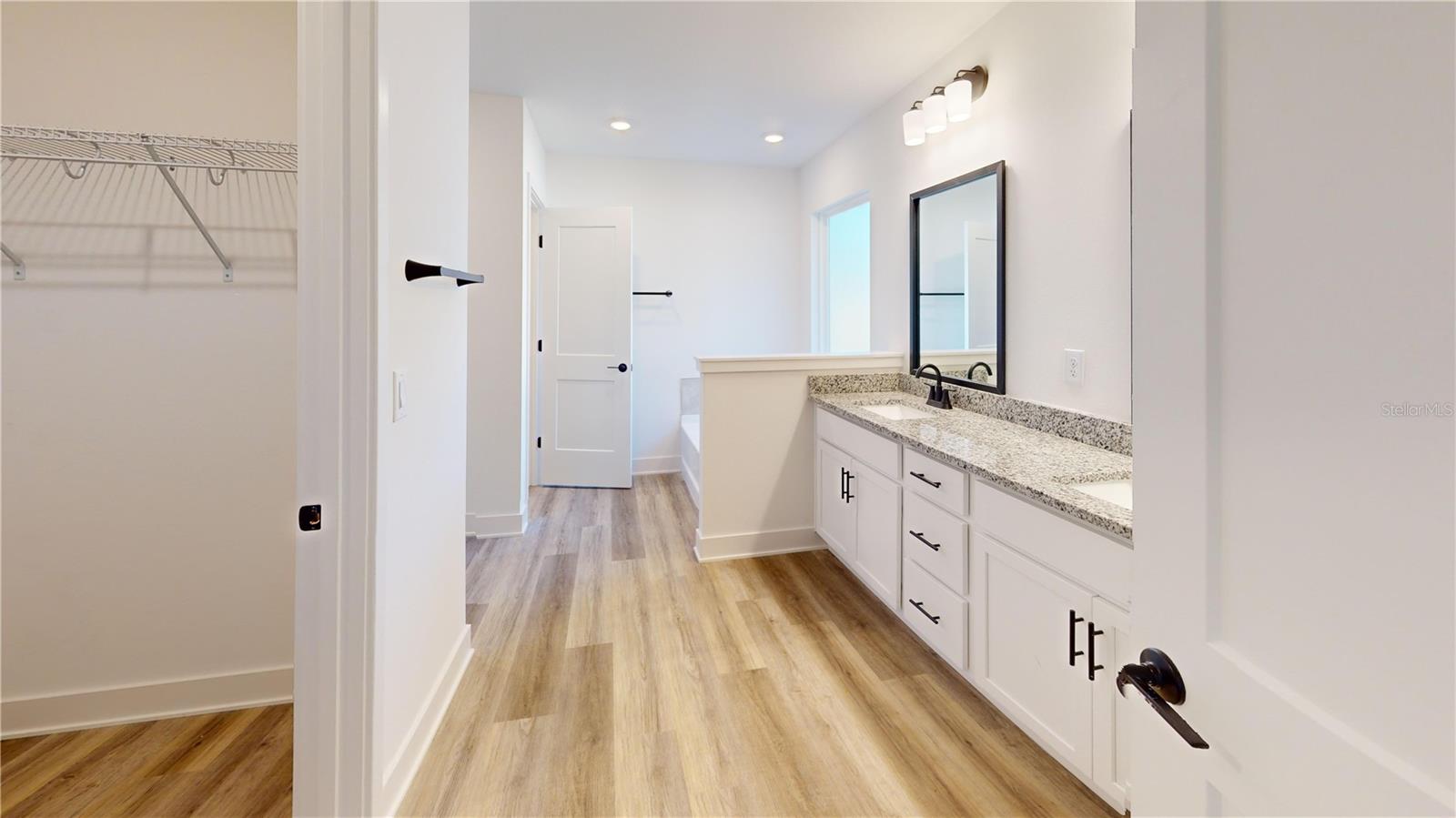 Image 17 of 52 For 16913 176th Way