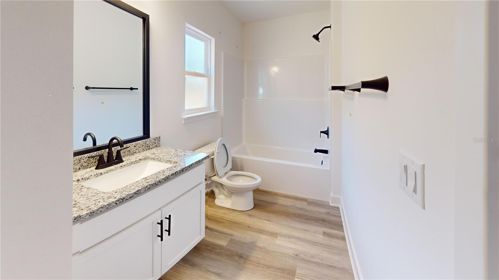 Image 18 of 52 For 16913 176th Way