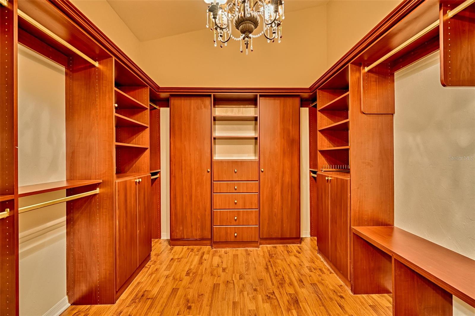 Image 16 of 33 For 23 48th Boulevard K