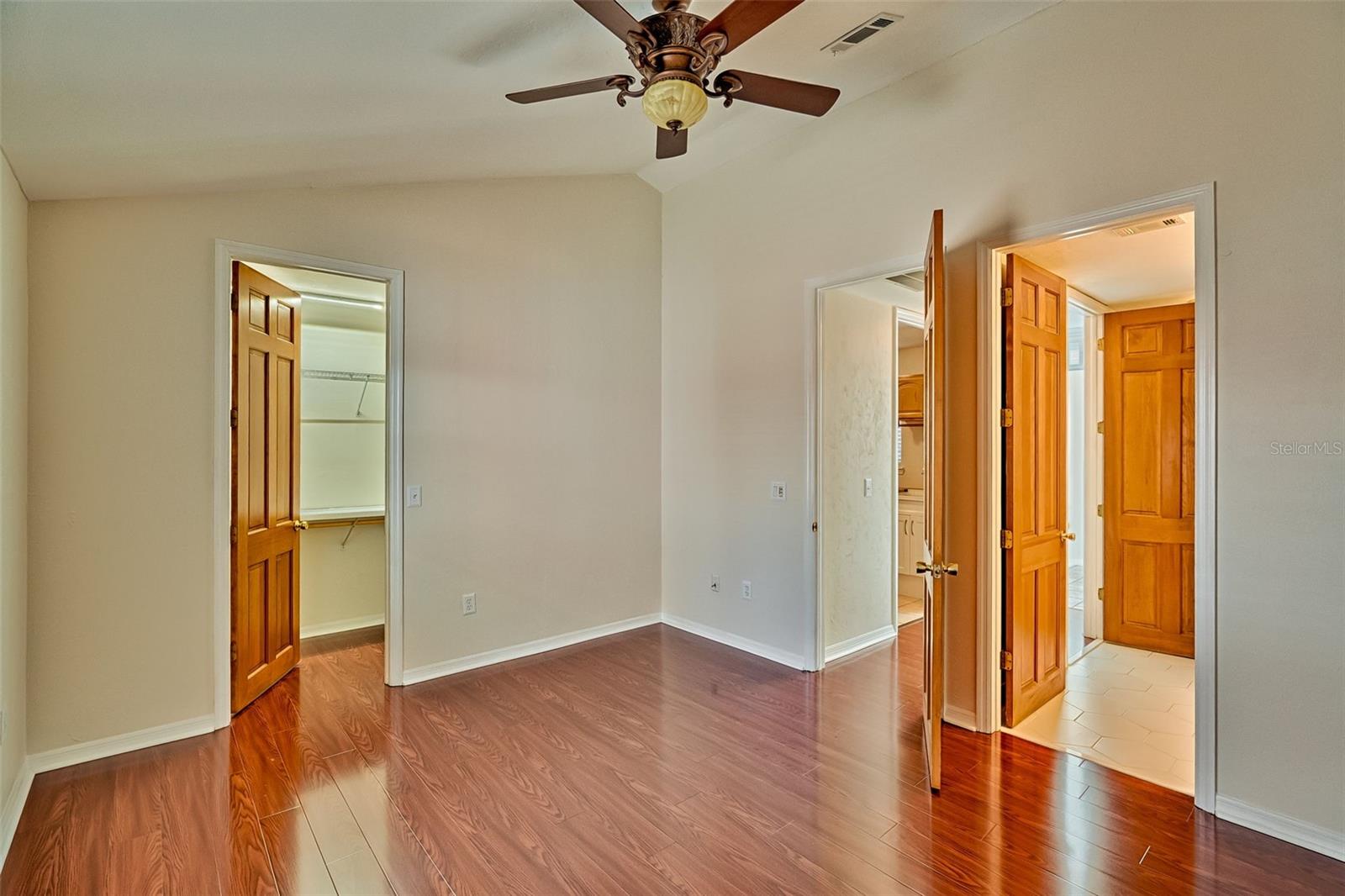 Image 18 of 33 For 23 48th Boulevard K