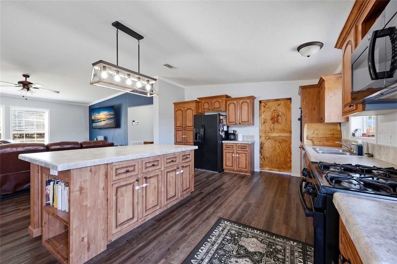 Image 9 of 26 For 2400 5th Street