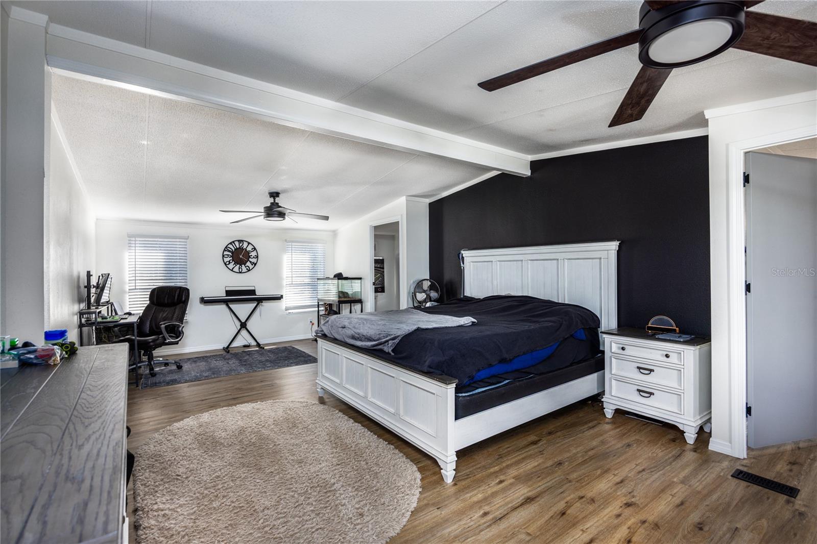 Image 18 of 54 For 847 Applewood Glen