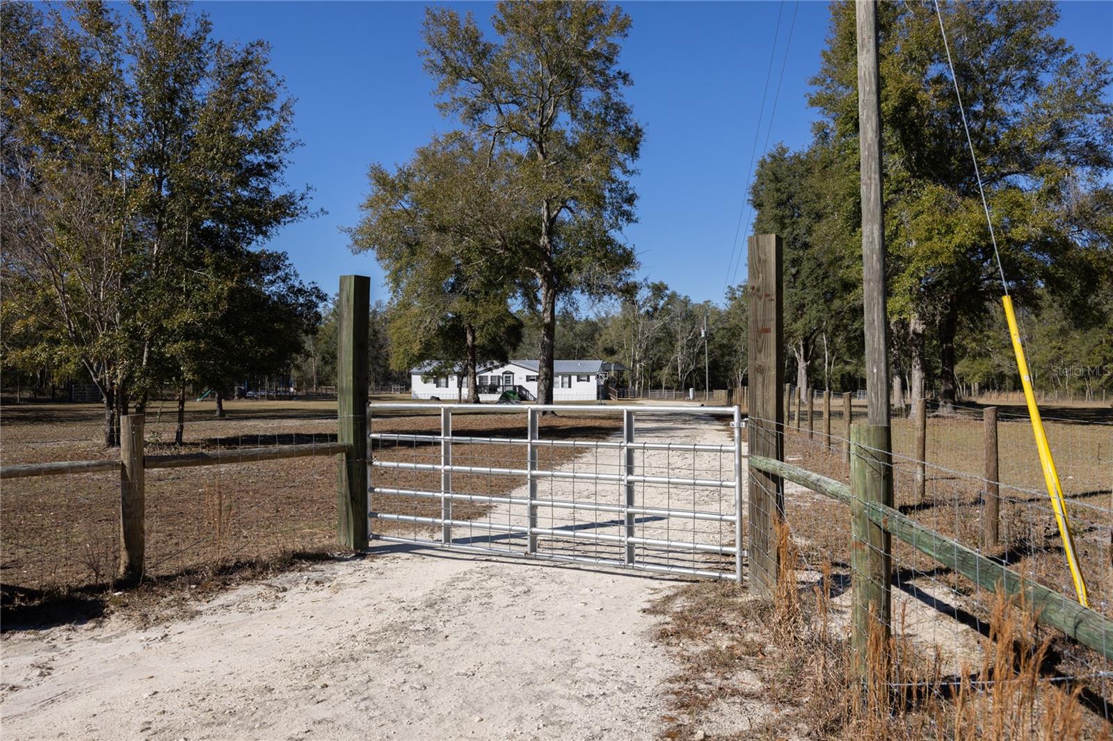 Image 33 of 54 For 847 Applewood Glen