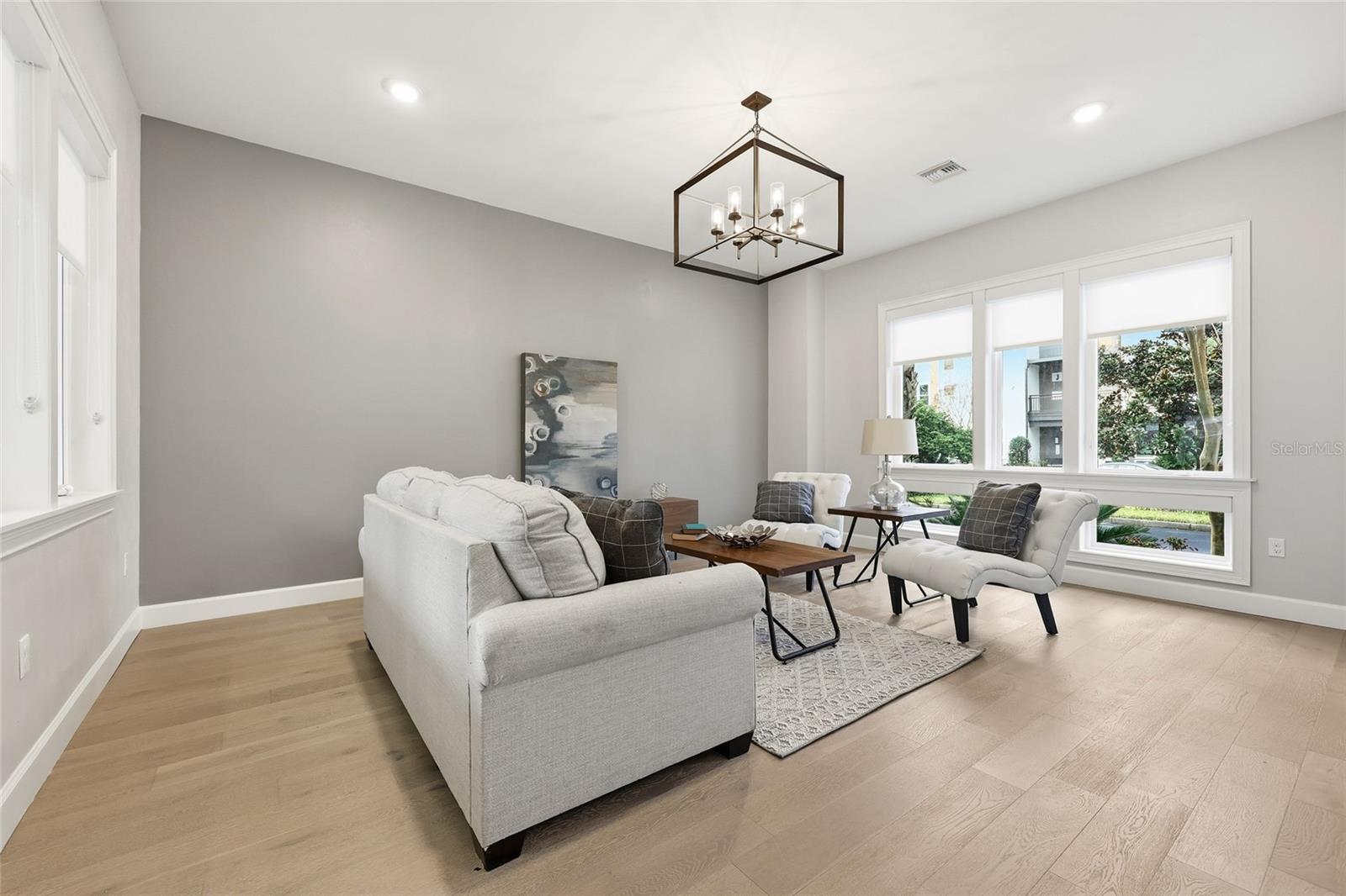 Image 10 of 44 For 723 131 Drive