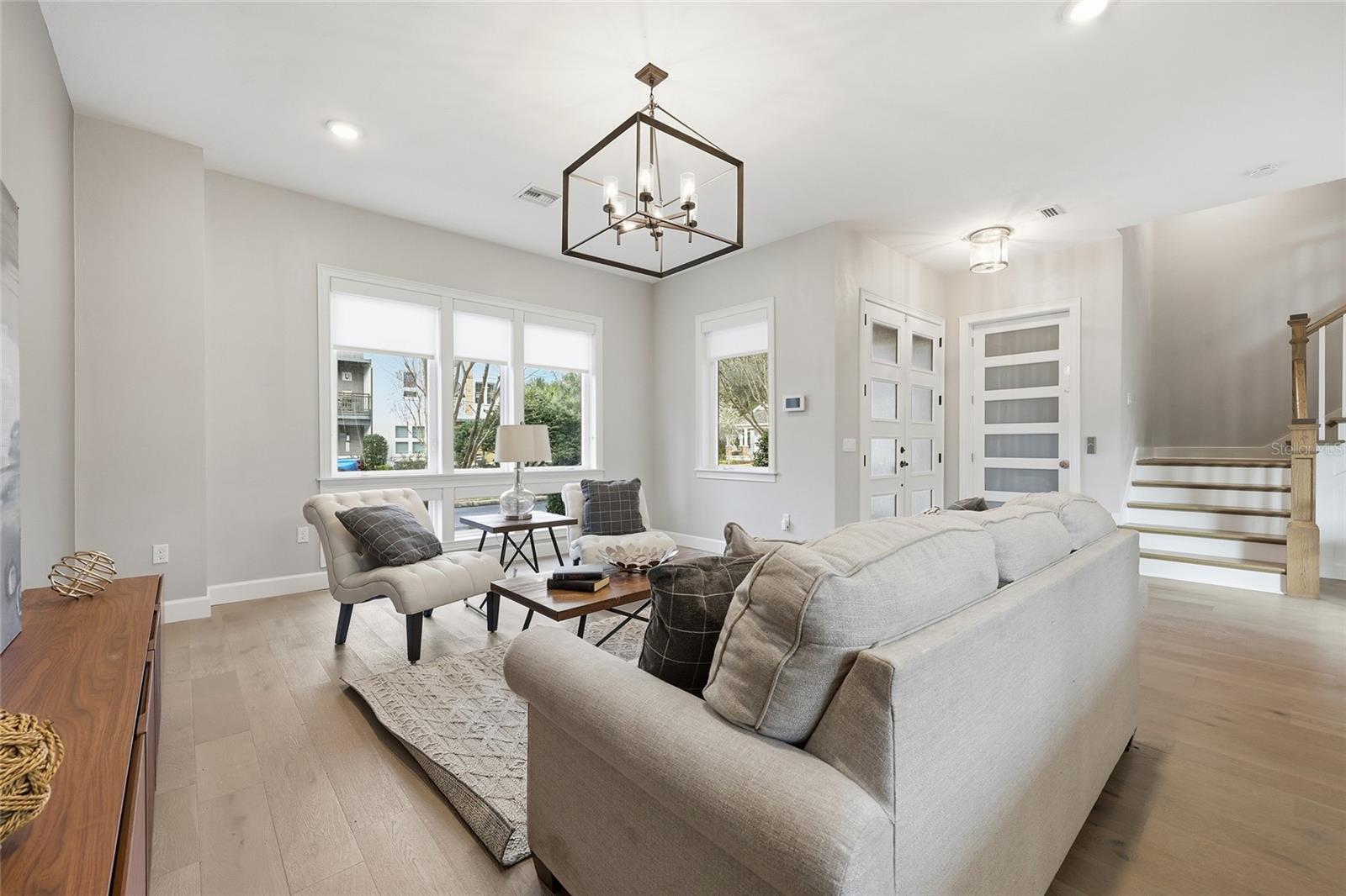 Image 11 of 44 For 723 131 Drive