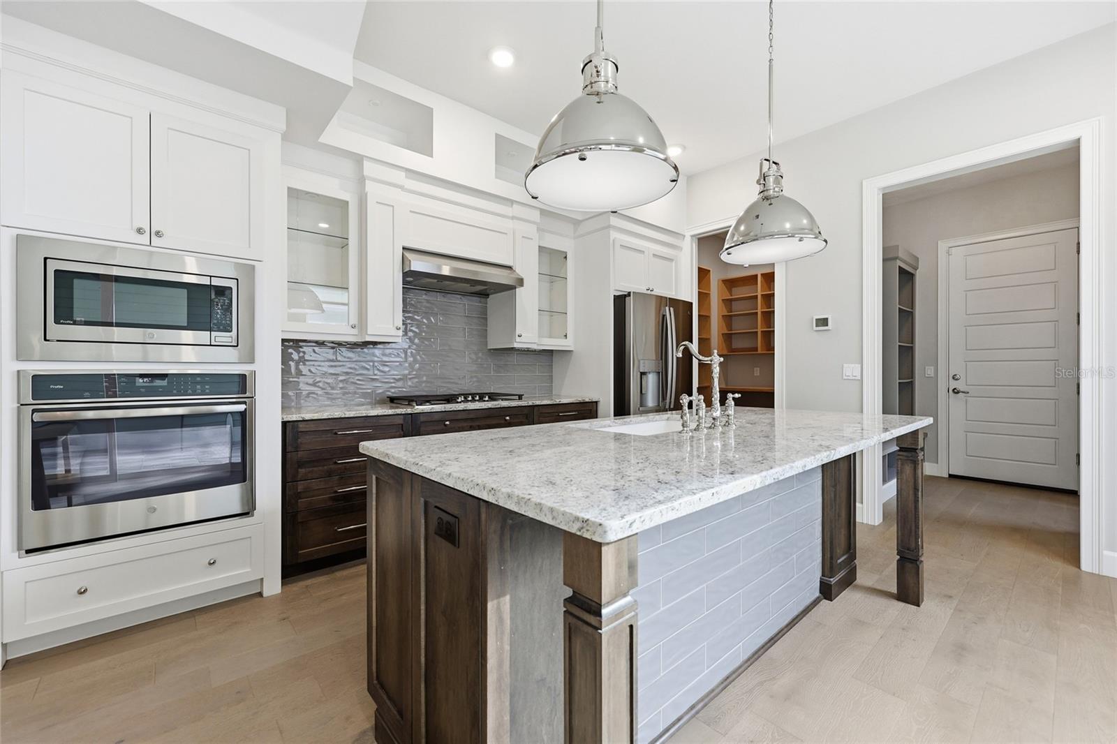 Image 16 of 44 For 723 131 Drive