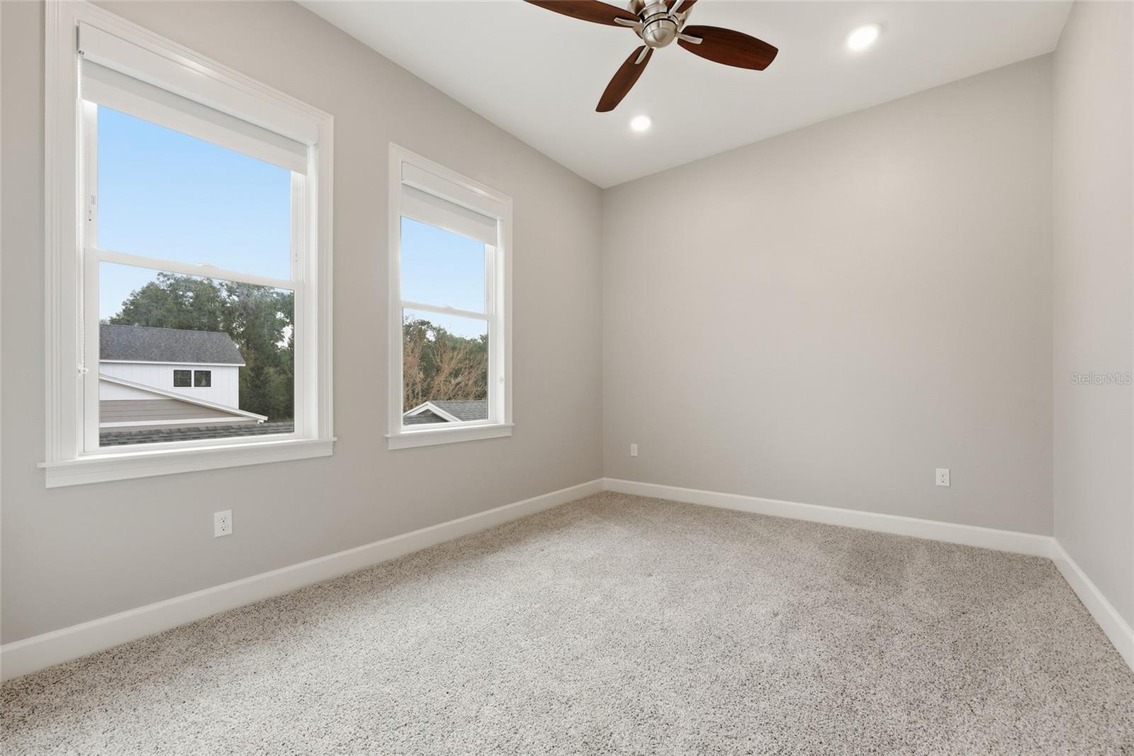 Image 23 of 44 For 723 131 Drive