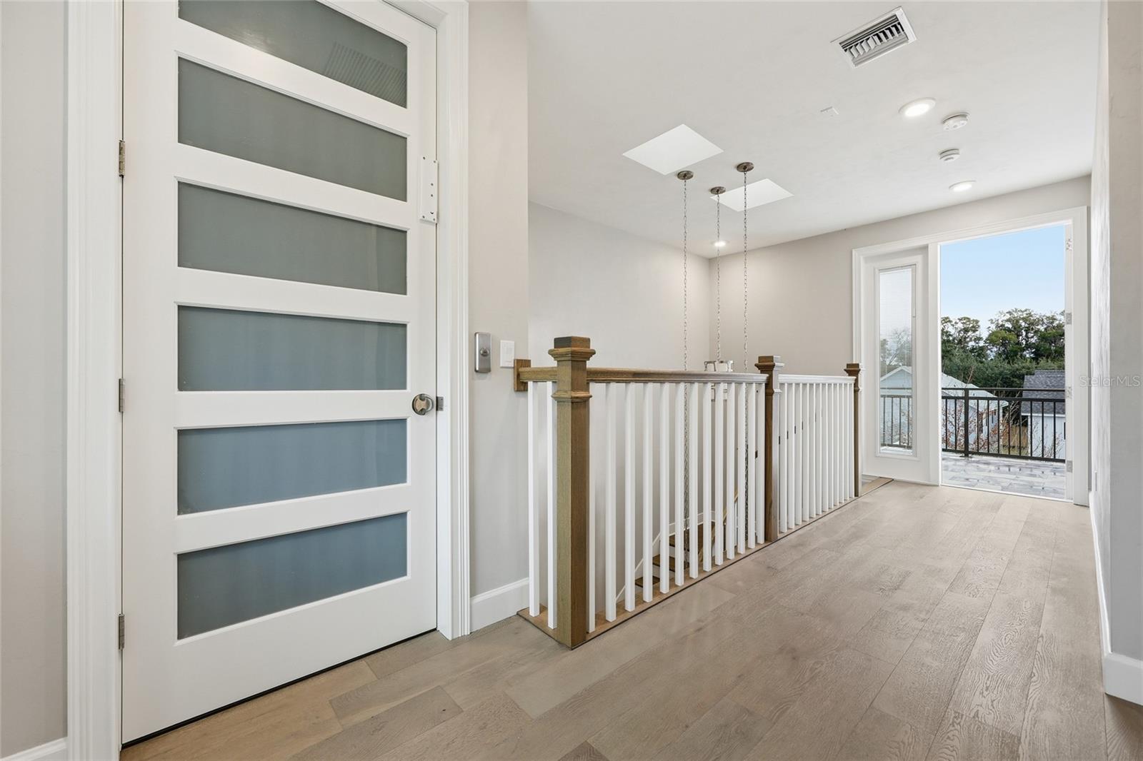 Image 31 of 44 For 723 131 Drive