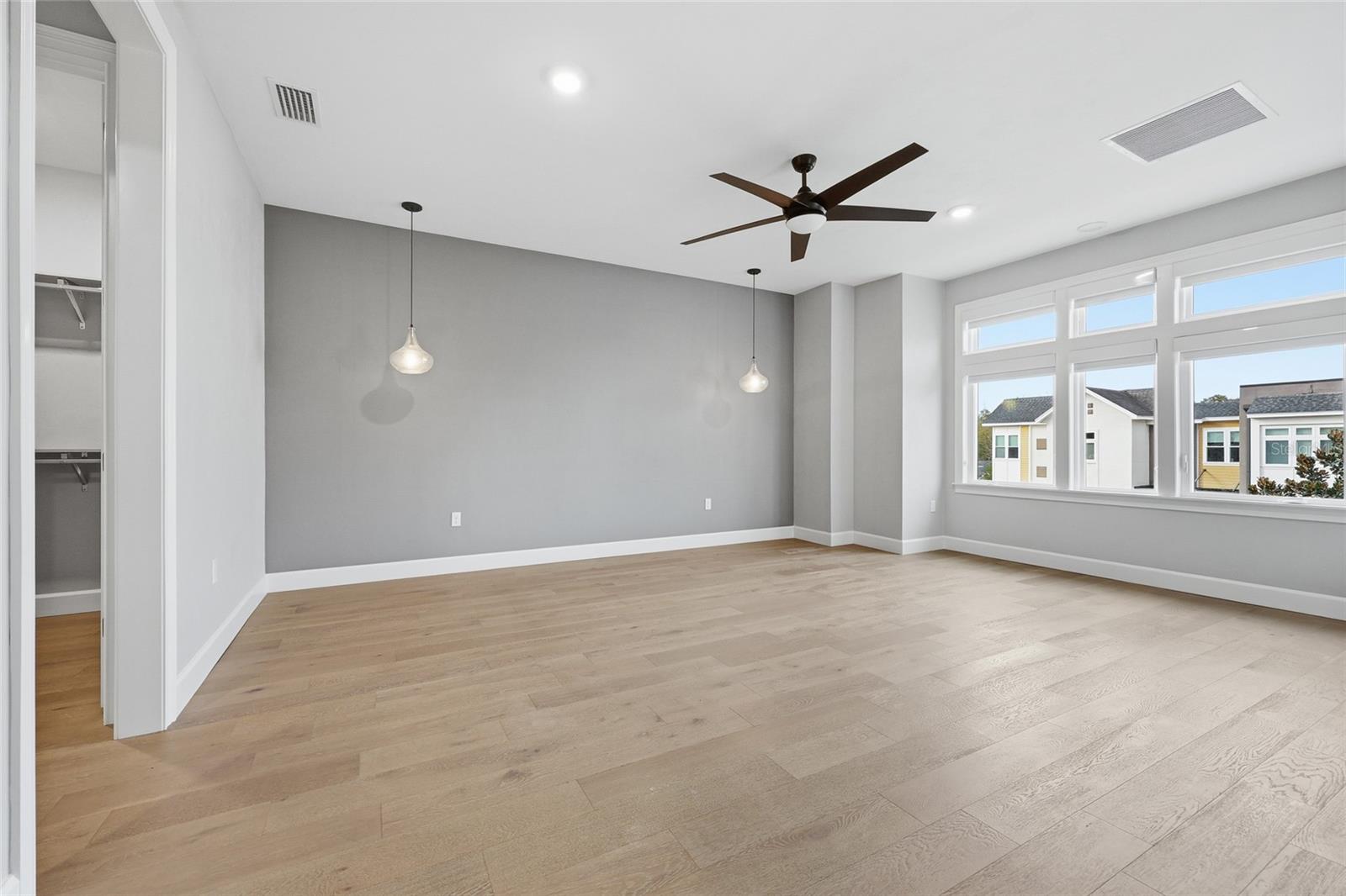 Image 32 of 44 For 723 131 Drive