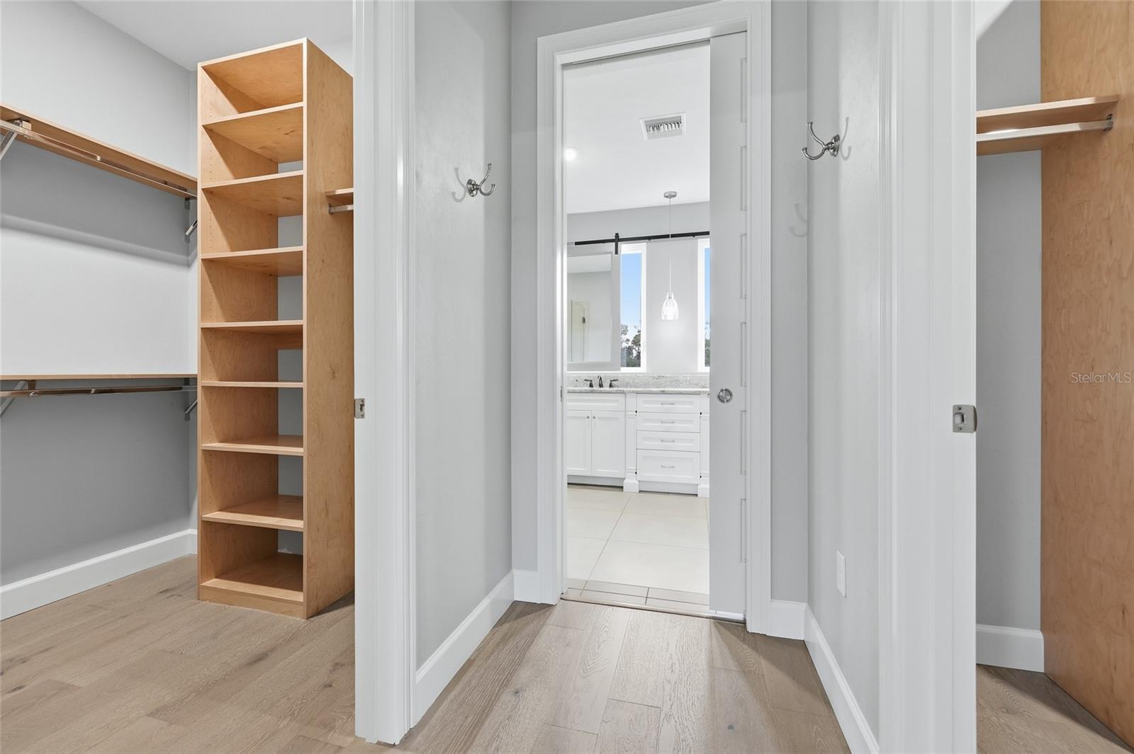 Image 35 of 44 For 723 131 Drive