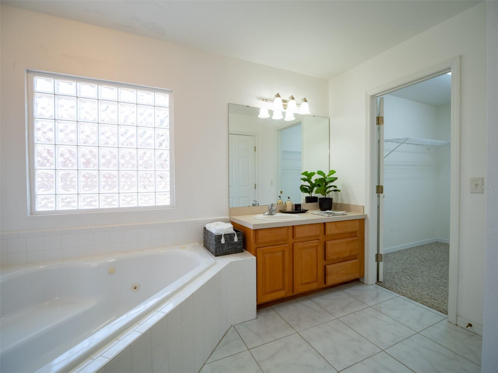 Image 31 of 51 For 1384 Indian Glen