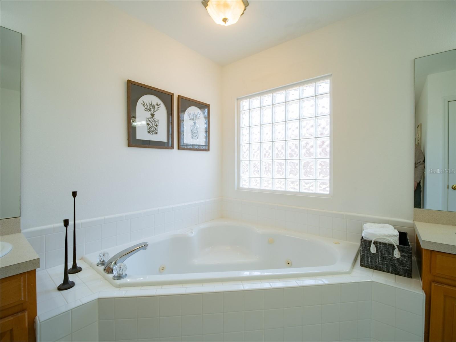 Image 32 of 51 For 1384 Indian Glen