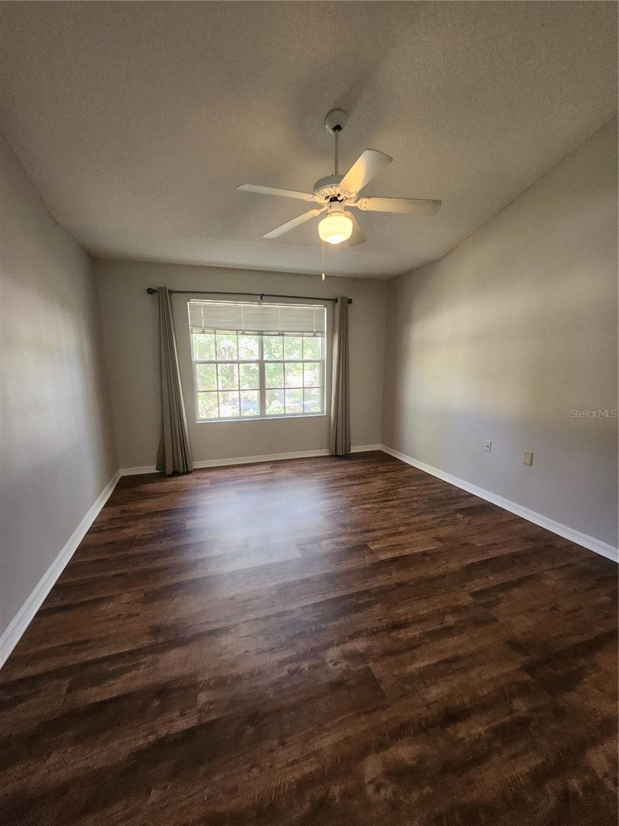 Image 16 of 31 For 10000 52nd Avenue 156