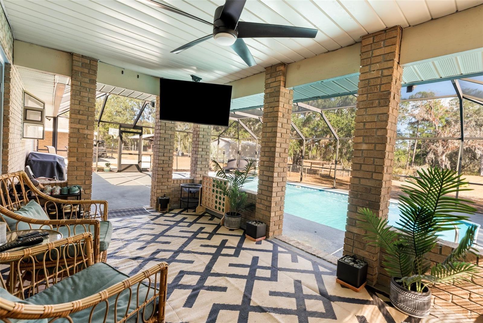 Image 8 of 58 For 3670 20th Avenue