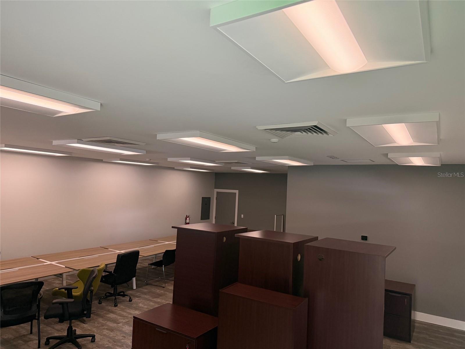 Image 2 of 7 For 225 7th Terrace 30