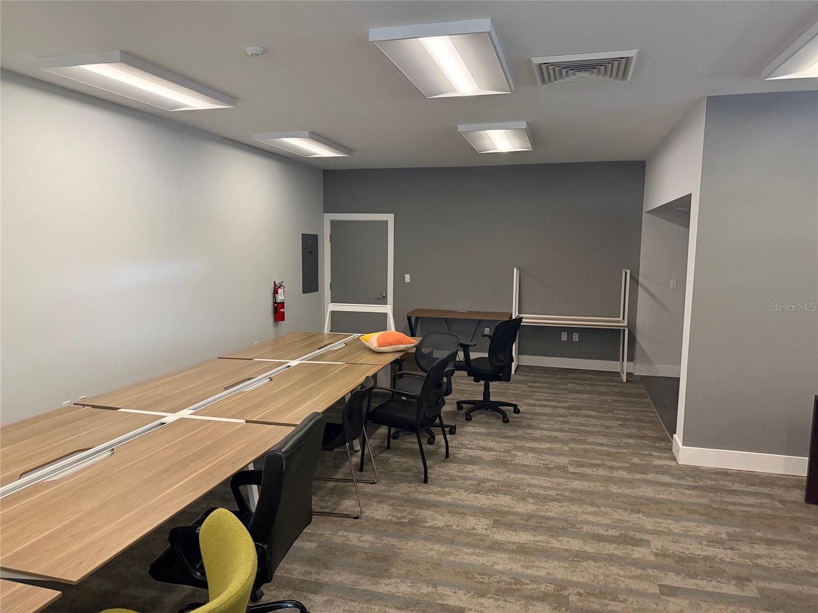 Image 3 of 7 For 225 7th Terrace 30