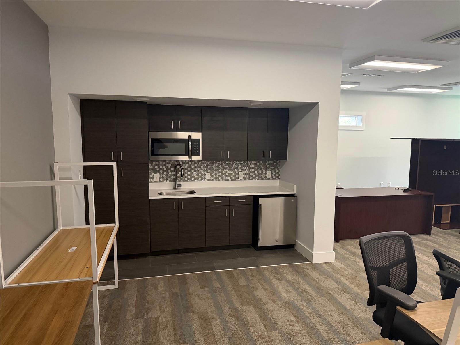 Image 4 of 7 For 225 7th Terrace 30