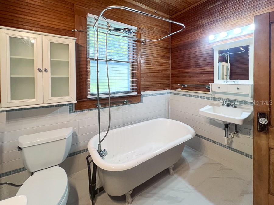 Image 10 of 27 For 115 7th Terrace