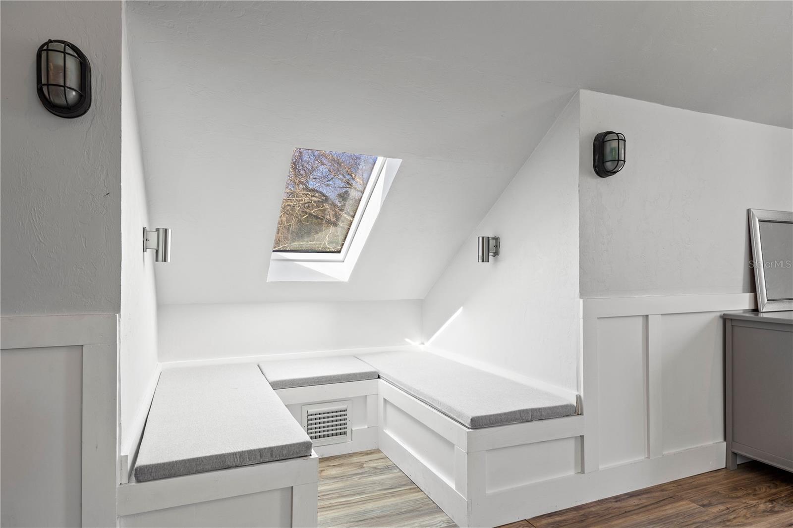 Image 25 of 100 For 10720 53rd Terrace