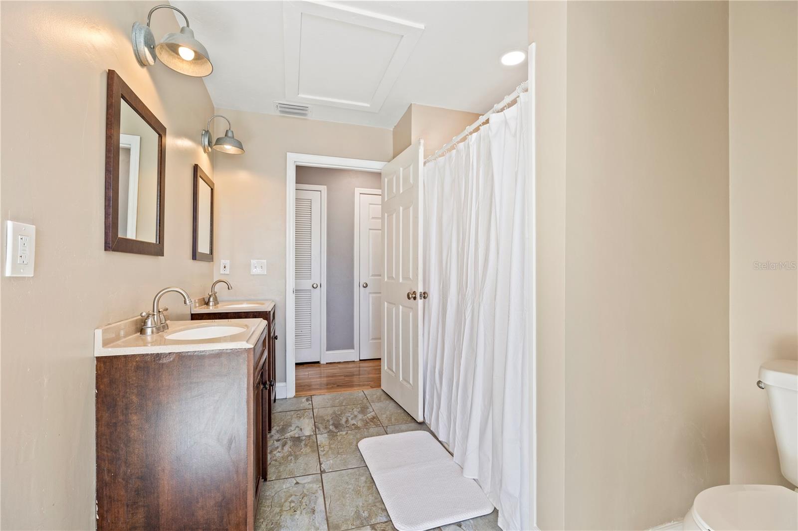 Image 30 of 100 For 10720 53rd Terrace