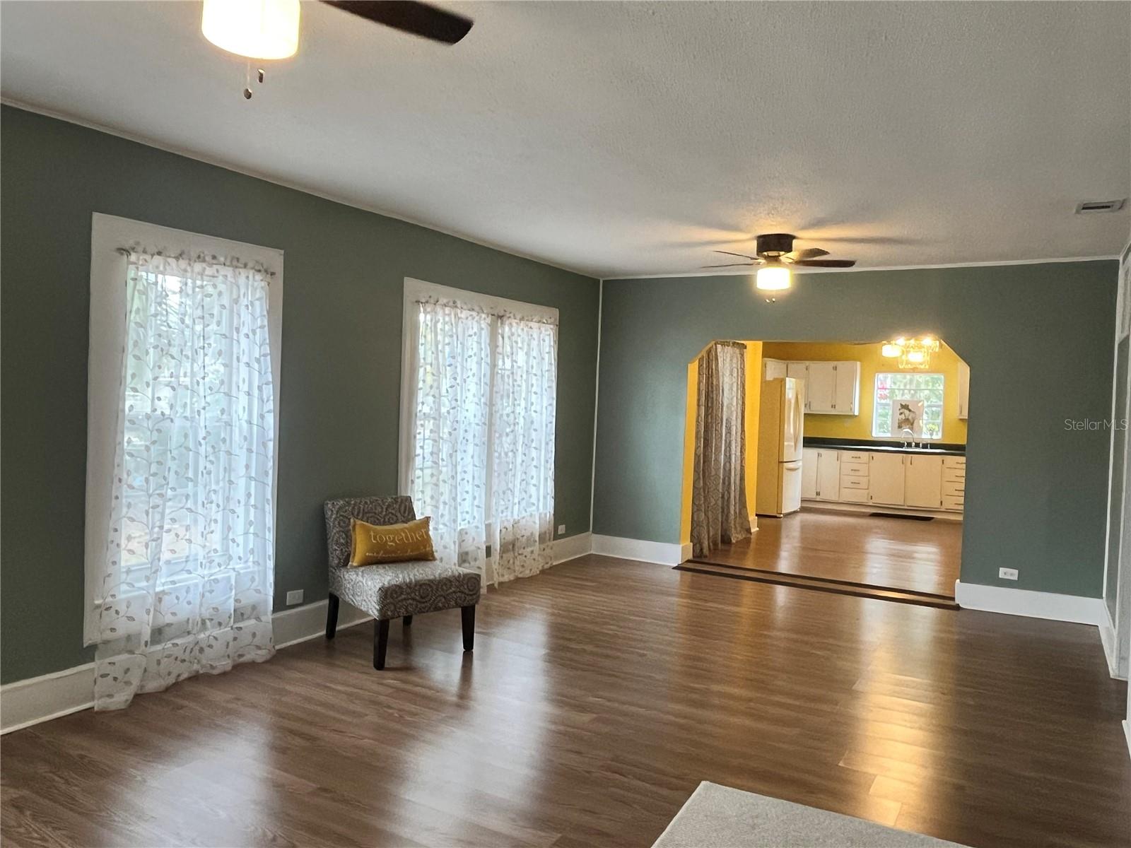 Image 12 of 34 For 624 Lake Street