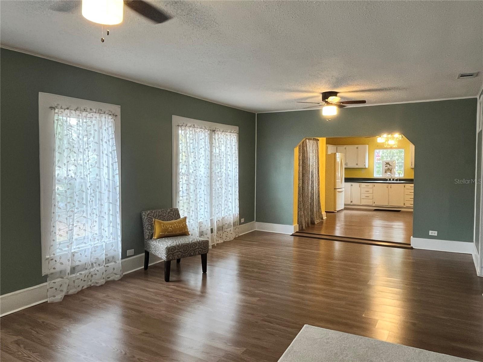 Image 13 of 34 For 624 Lake Street