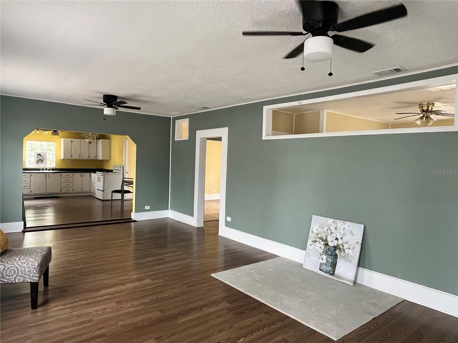 Image 14 of 34 For 624 Lake Street