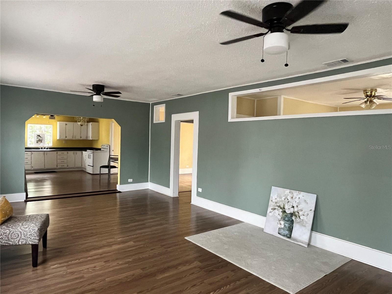 Image 15 of 34 For 624 Lake Street