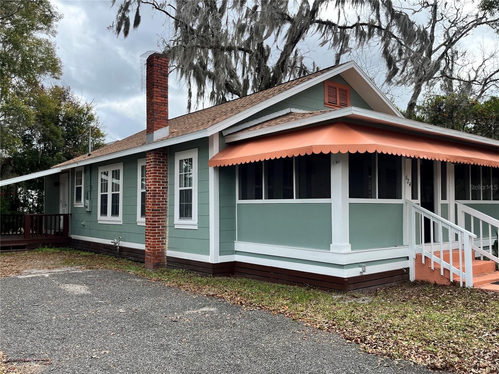 Image 8 of 34 For 624 Lake Street