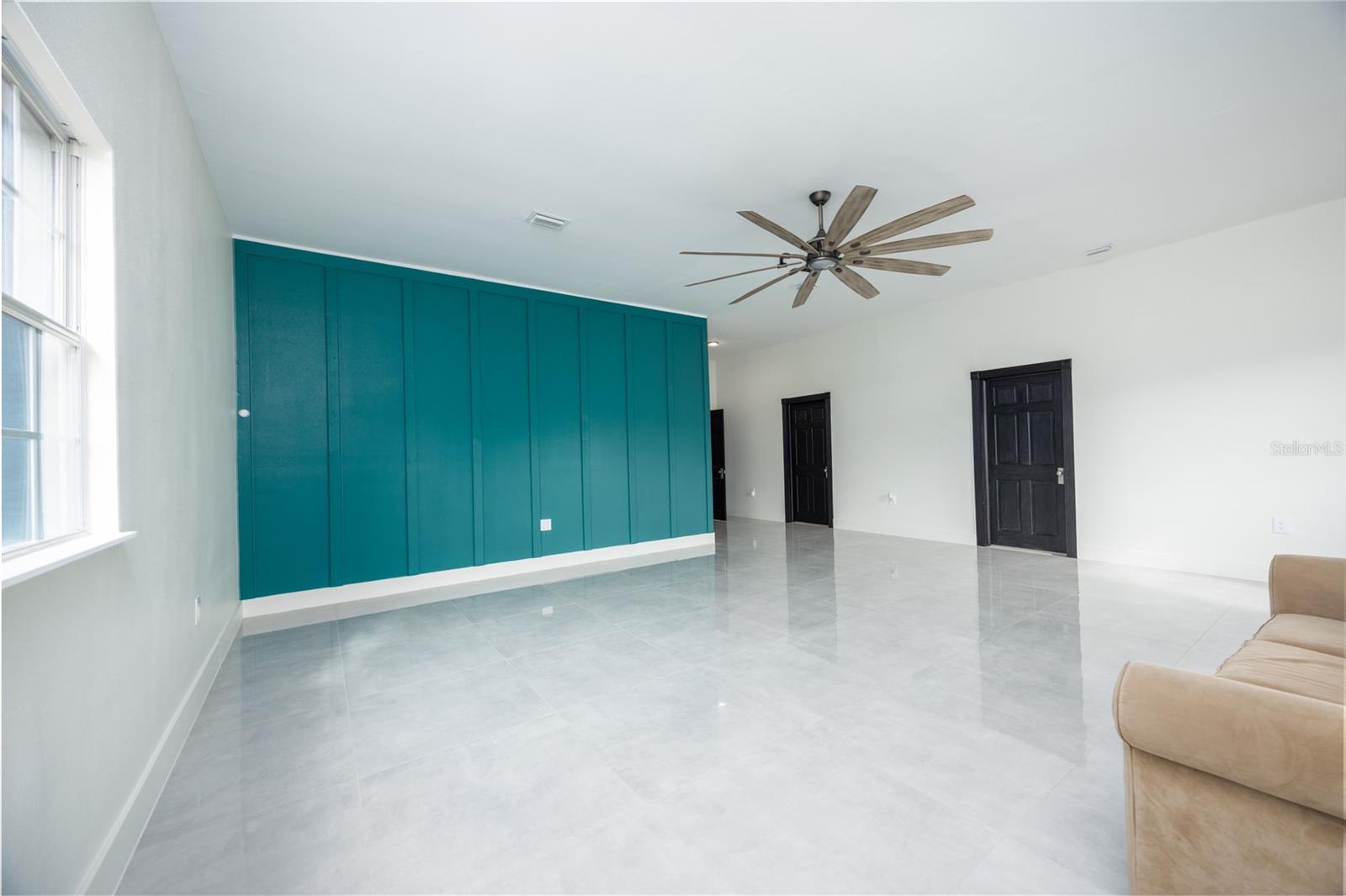 Image 16 of 89 For 12456 155th Place