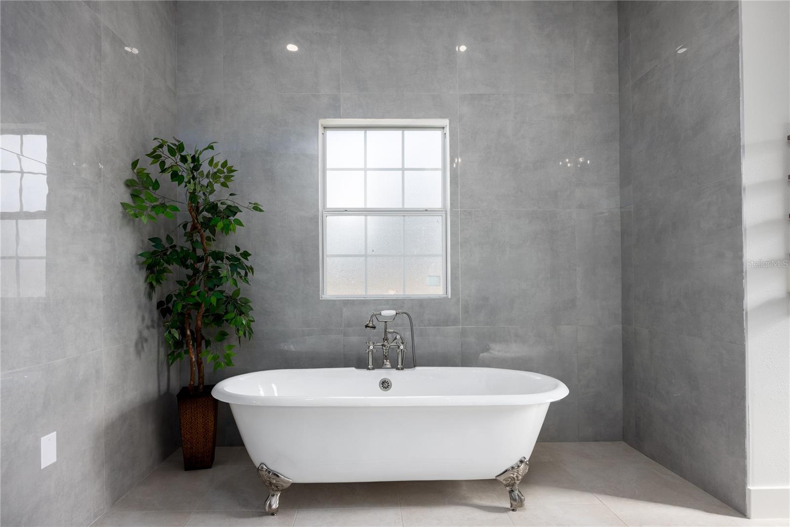 Image 22 of 89 For 12456 155th Place