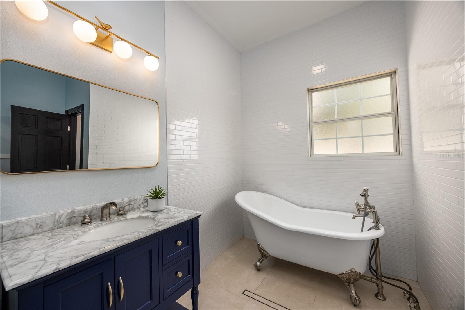 Image 28 of 89 For 12456 155th Place