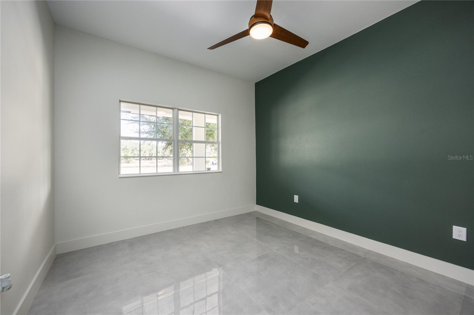 Image 31 of 89 For 12456 155th Place