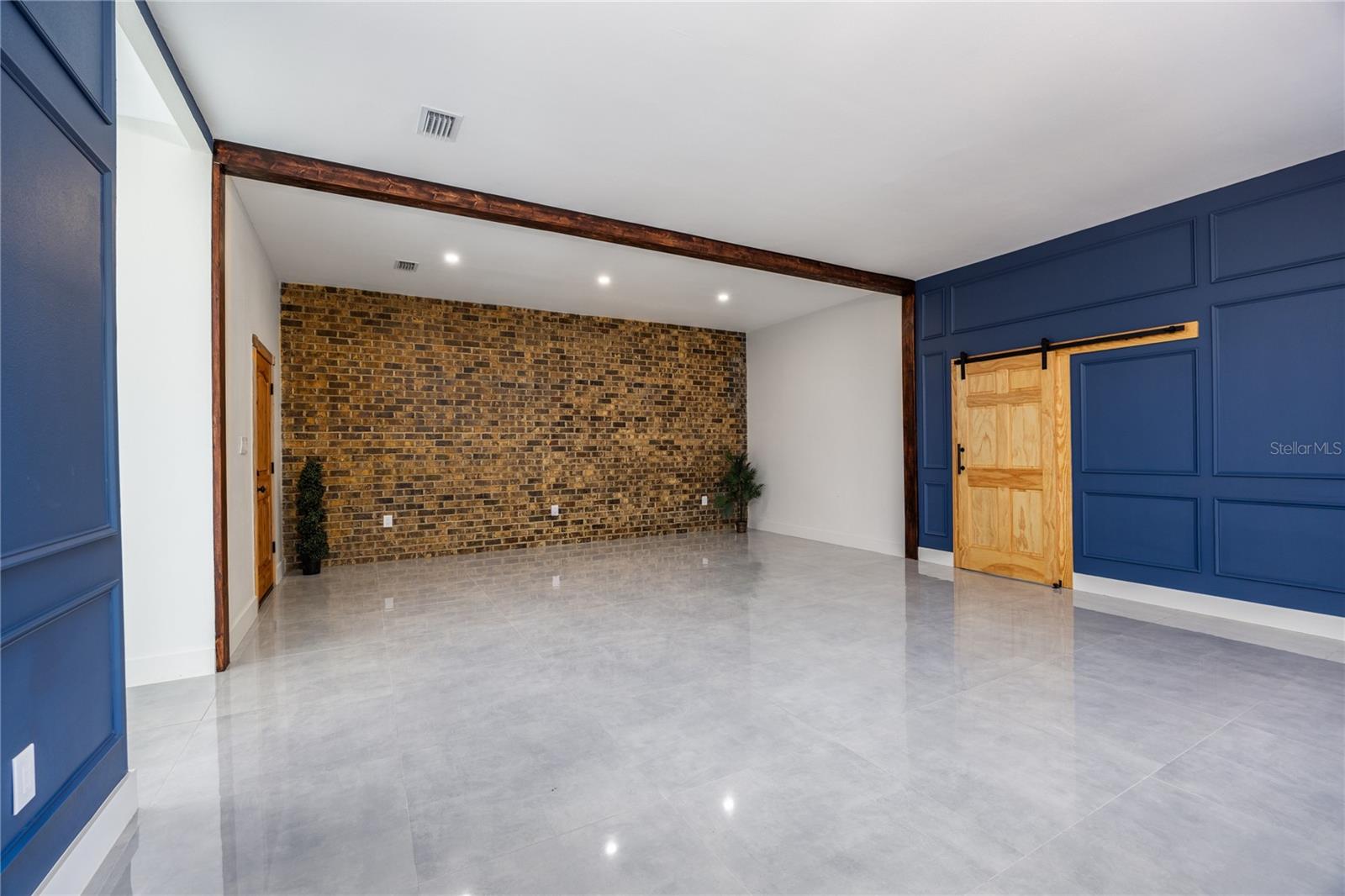 Image 35 of 89 For 12456 155th Place