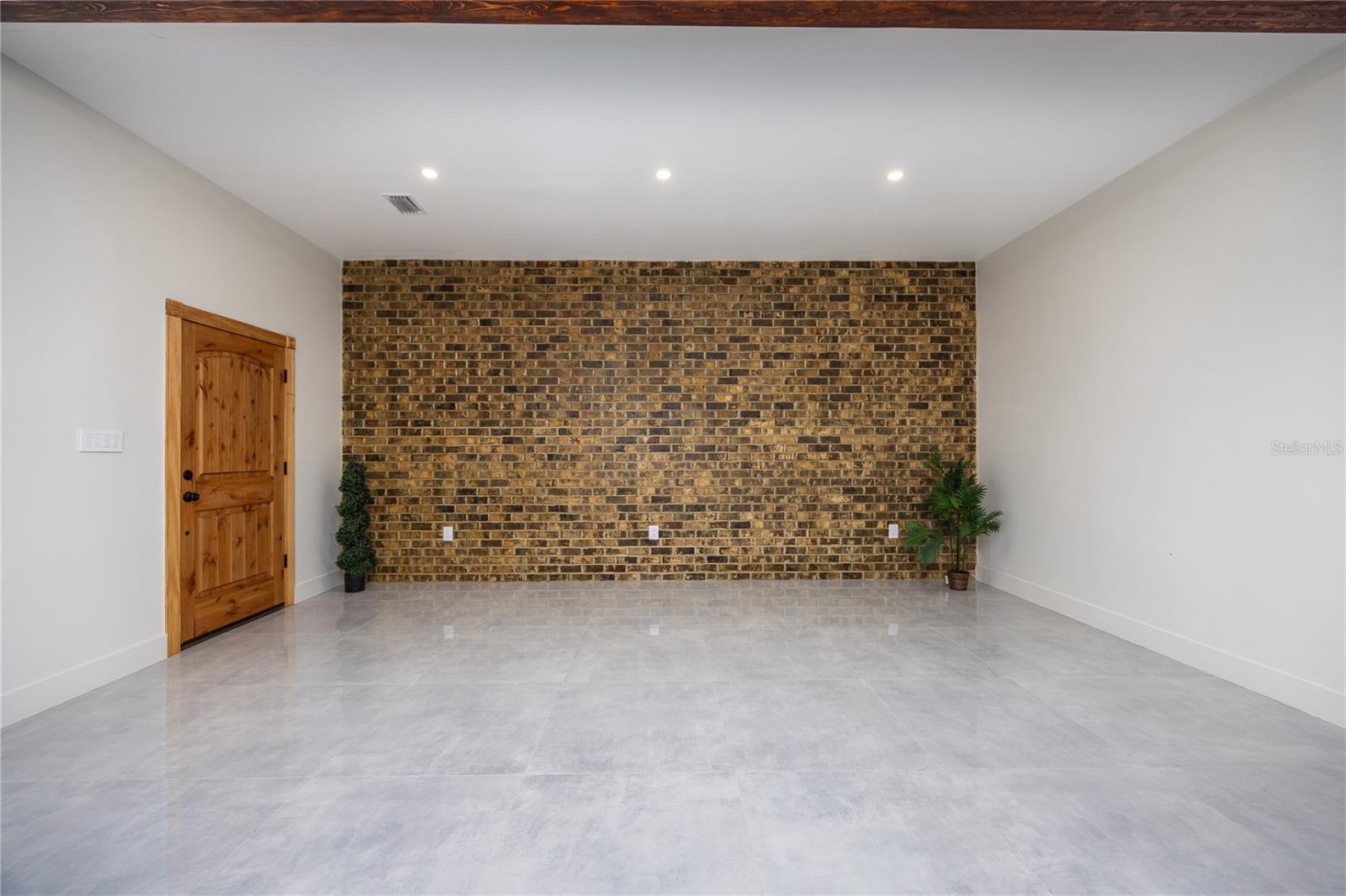 Image 36 of 89 For 12456 155th Place